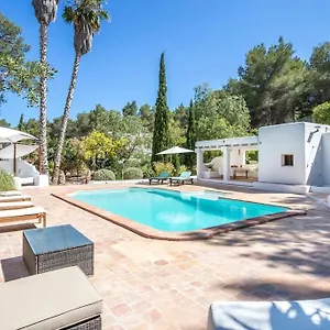 casa-rosada-gorgeous-family-finca-near-santa-gertrudis.balearic-islands.net/